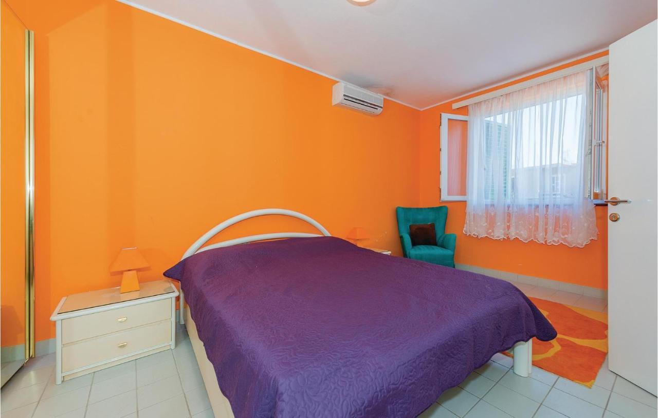 Lovely Apartment In Rogoznica With Wifi エクステリア 写真